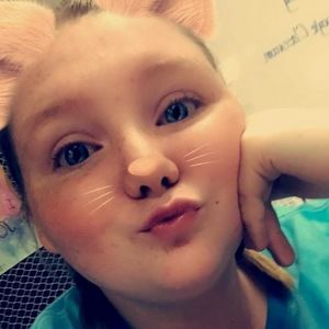 Meet your Posher, Chloe elise